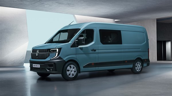 new aerodynamic design - crew cab - Renault Master