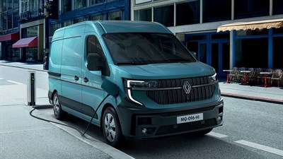 up to 460 km of driving range - Renault Master